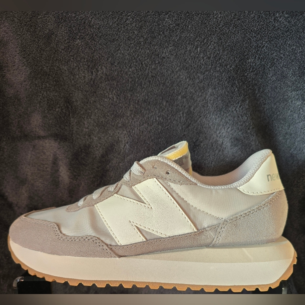 New Balance Classics 237v1 Womens Sneaker - Picture 9 of 11